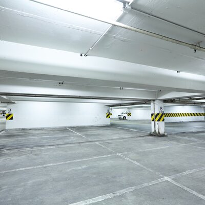 Pronájem garážového stání 13 m²